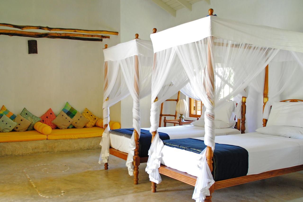 Khomba Beach House Alankuda Екстер'єр фото